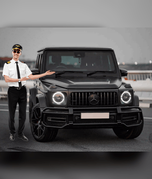LandRoverDefender2023withDriver