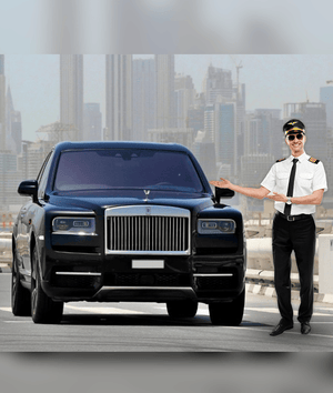 RollsRoyceCullinan2023withDriver