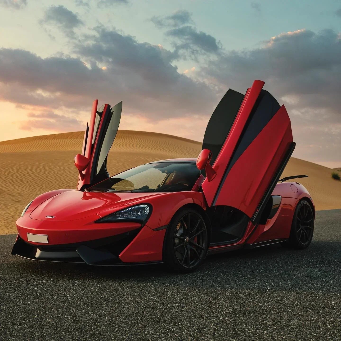 Tips for Booking the Best Luxury Car Rental in Dubai: What to Consider